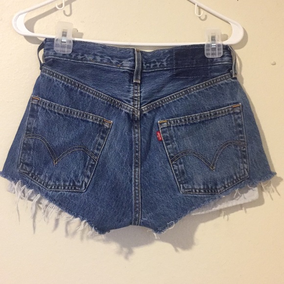 LEVIS DENIM SHORTS w/golden studs  w29L30 - Picture 6 of 16
